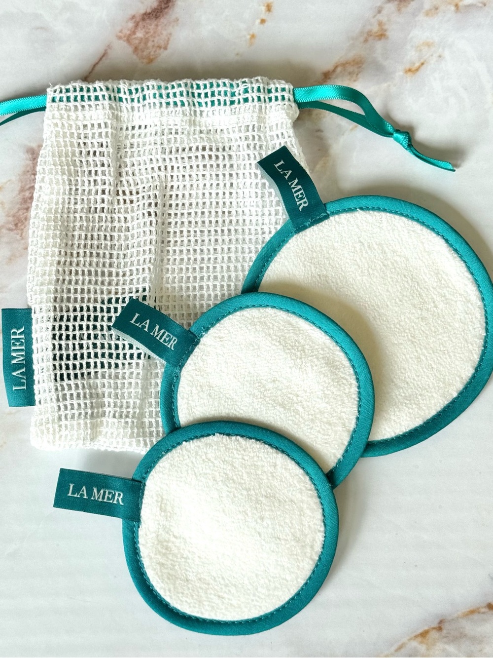 La Mer Reusable Cotton Facial Makeup Remover Rounds / Face & Eye Pads Mesh Pouch
